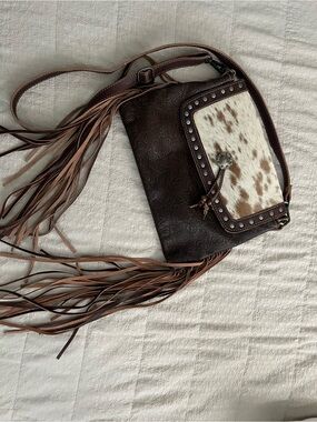 Fringed Western Crossbody Bag in Brown with Cowhide Accent